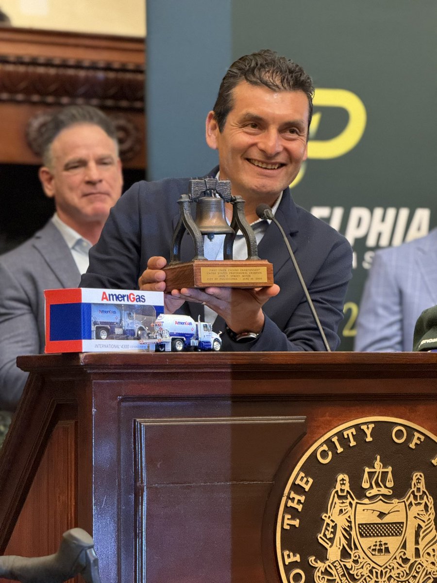 The Philadelphia Cycling Classic is set to return in Summer 2026! 🚴🏽‍♂️ I was honored to stand alongside the Mayor and my colleagues, joining at the invitation of former Mayor Michael Nutter to celebrate the comeback of this exciting tradition!
#philadelphiacyclingclassic #cmahmad