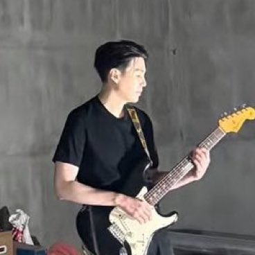 NO SE EXPLICAR EL SENTIMIENTO QUE TENGO EN ESTOS MOMENTOS, YOONGI SE VE TAN PRECIOSOOOOOO, ES QUE MIRENLOO.😭😭🥹