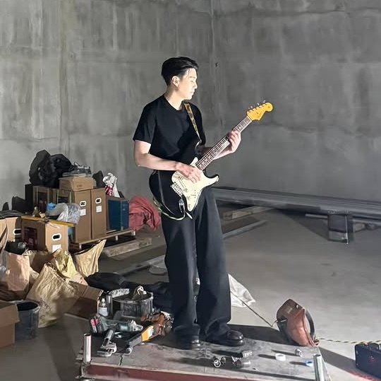 0mpty_b0x's tweet photo. 샤갈 슈가 너 피규어야? 나 지금 ai 돌렸니? 아 너무 사랑스러워 https://t.co/JAtgavmnyd