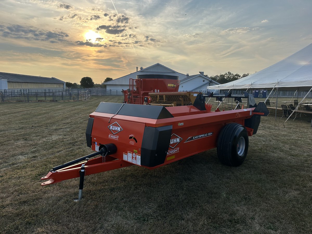 🐂 Meade Tractor at Beef Bash 2025!

We were proud to exhibit on Saturday at the University of Kentucky’s C. Oran Little Research Center in Versailles, Kentucky. Beef Bash brings education, research and fellowship to cattle producers with demonstrations and hands-on activities.
