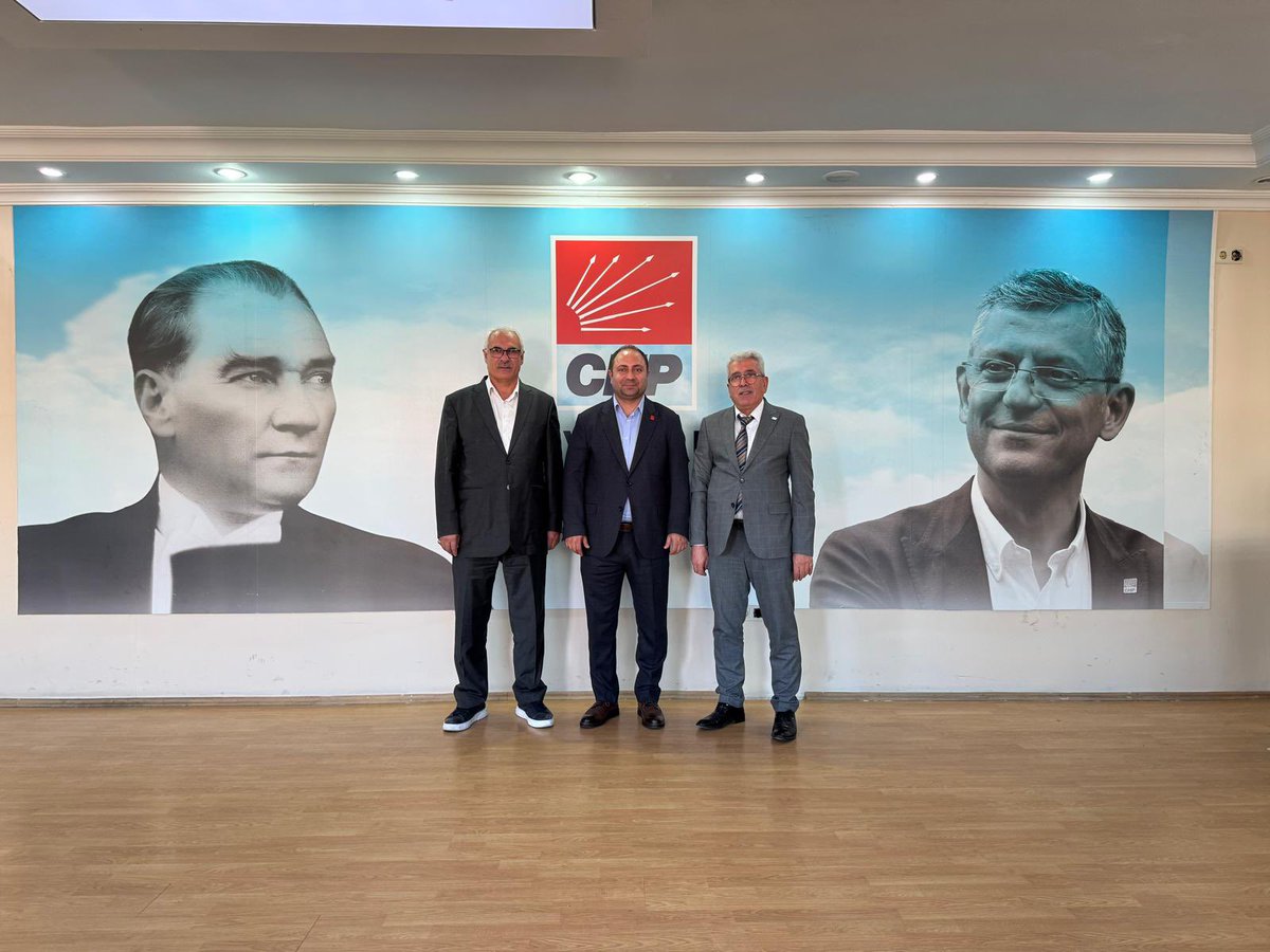 CHP Avcılar İlçe Başkanlığına göreve gelen Sayın Ahmet Selçuk Gök beyefendiyi ziyarette bulunduk. Misafirperverliğine teşekkür eder muvaffakiyetler dileriz. <a href="/Ykslylmz34/">Yüksel yılmaz</a>