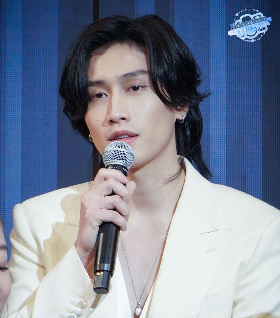 J: คิดว่าโปรเจกต์​นี้จะรอดเหรอครับ
B: ไม่รอดจะเสนอทำไมครับ
J: อย่าตอบกำปั้นทุบดินครับ
B: ก็คุณถามแบบกำปั้นทุบดินก่อน มีข้อเสนออะไรไม่พูดล่ะครับ
J: ทีคุณงอนผม คุณยังไม่พูดเลย

หื้อ???