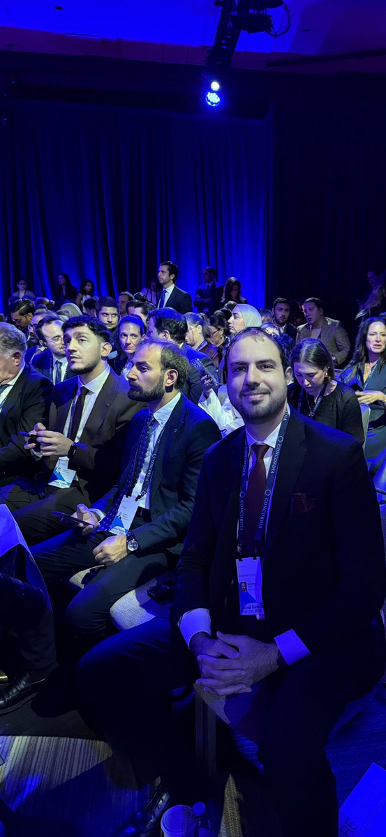 بدأت للتوّ الندوة مع الرئيس الشرع والتي يحاوره فيها الجنرال ديفيد بيتريوس