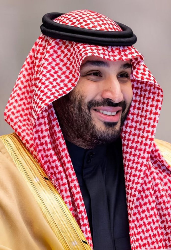 نعتز ونفتخر بالسعودية العظمى فالحمد لله على نعمة الوطن ونعمة القادة المخلصين ونعمة جنودنا الأبطال ونعمة الشعب الوفي لا نقدر أن نجازي هذا الملك ولي أمرنا بأي شيء و لكن نملك له الدعاء الصادق في صلواتنا عند السجود رمز الحكمه والعطاءوالوفاء عزناوعزوتناولي عهدنا المحبوب محمدبن سلمان