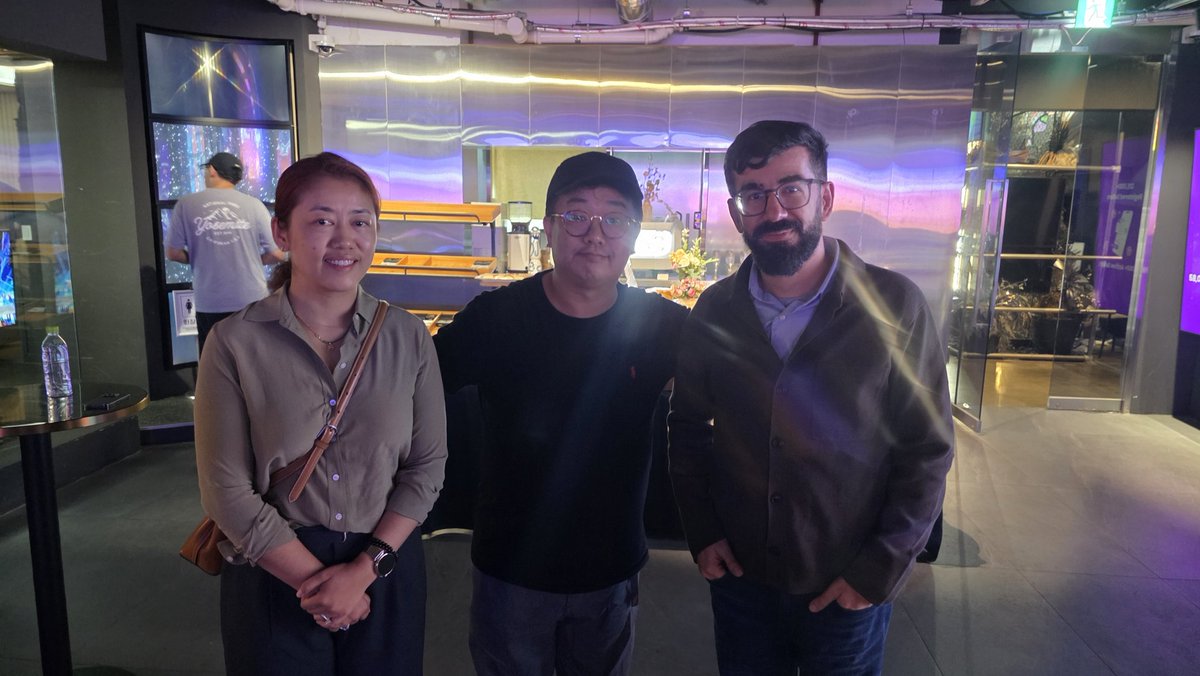 Mahidhar_Crypto's tweet image. 🚀 Some Glimpses from today’s $Pi x Sign Meetup in Seoul! 🇰🇷✨
The #PiNetwork community is growing stronger with every meetup 🌐💜
Building connections, sharing visions & shaping the Web3 future together.
#PiCoin #Crypto #Web3 #PiCommunity #Pioneers