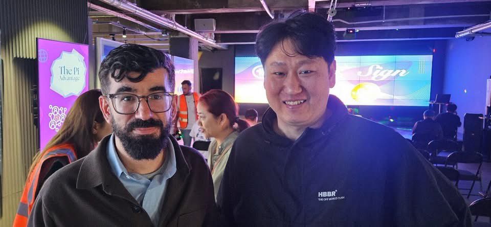 Mahidhar_Crypto's tweet image. 🚀 Some Glimpses from today’s $Pi x Sign Meetup in Seoul! 🇰🇷✨
The #PiNetwork community is growing stronger with every meetup 🌐💜
Building connections, sharing visions & shaping the Web3 future together.
#PiCoin #Crypto #Web3 #PiCommunity #Pioneers