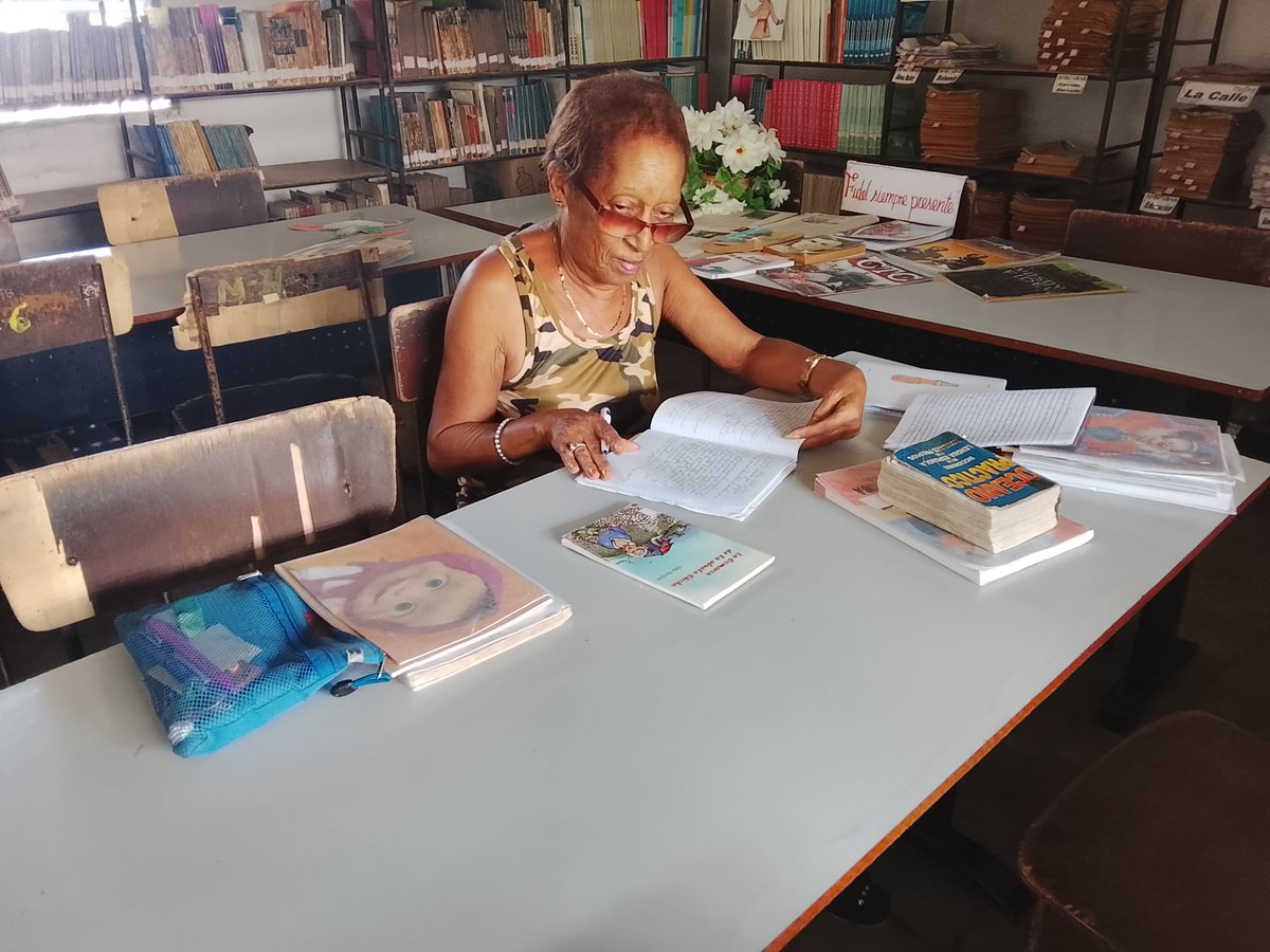 Maestra jubilada, reincorporada en su autopreparación. #EducacionManicaragua#EducacionVillaClara
#CubaMined