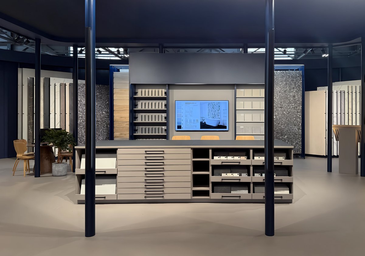 inscaOficial's tweet image. Hoy arranca Cersaie y nos hace mucha ilusión poder compartir lo que hemos preparado durante tantos meses.

Si estás en #Cersaie2025, tienes que venir al stand de INSCA. Te esperamos en el Hall 28 Stand B12 C11. 📍

#TileDisplay #ShowroomCerámica #Cersaie2025 #InteriorDesign