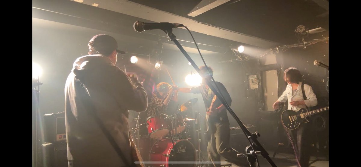2025.9/21  @苫小牧エルキューブ　PYS

色んな助けと縁でLIVEさせて貰いました！
エルキューブとスケボー少年やDJ、アート中学生、ラッパーもフードもバンドもお客さんもそういう繋がりがあってPYSが
出来上がってるんだってわかりました！
加えてもらえて幸せでした
最高ありがとう‼️
psよっしーLOVE