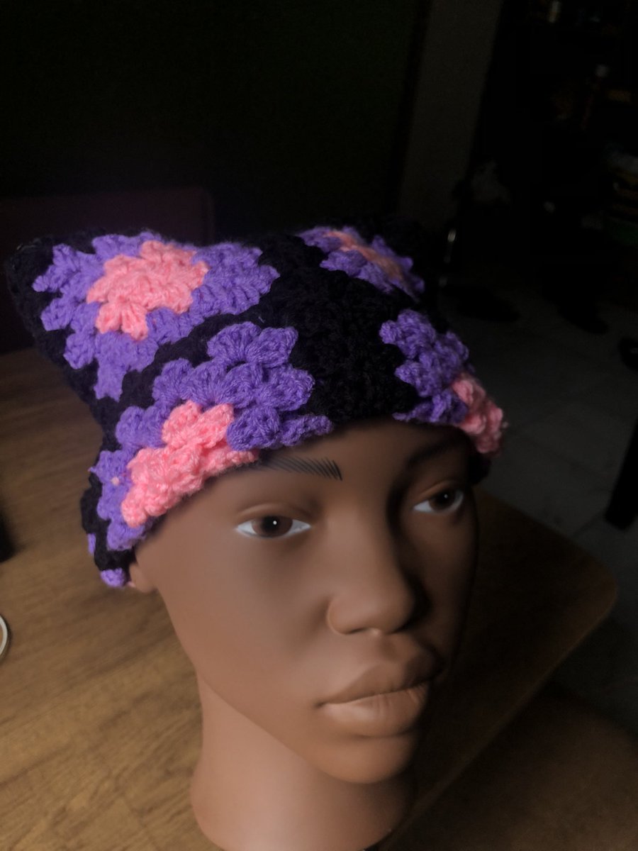 purple_strands's tweet photo. Crochet hats?
Sign me up! https://t.co/ZcJVMIVyvj