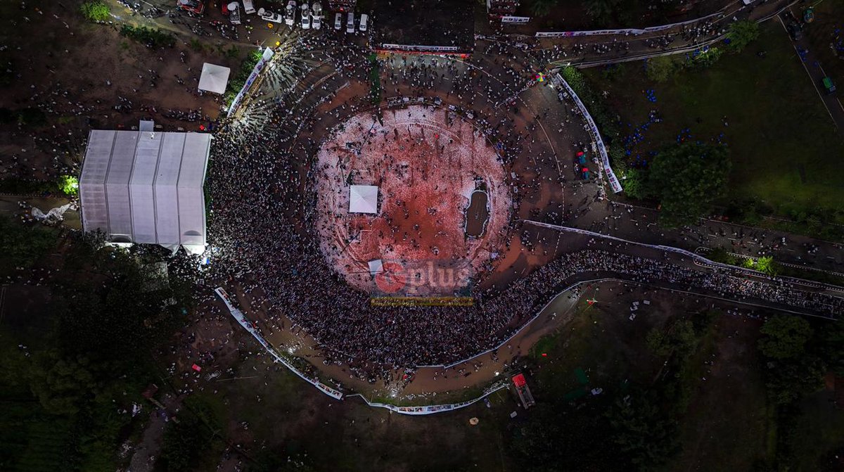 guwahatiplus's tweet photo. Lakhs turn up on 21 September to bid a final farewell to Zubeen Garg.

#zubeengarg #Zubeen #zubeenda https://t.co/3pOX9j70rH