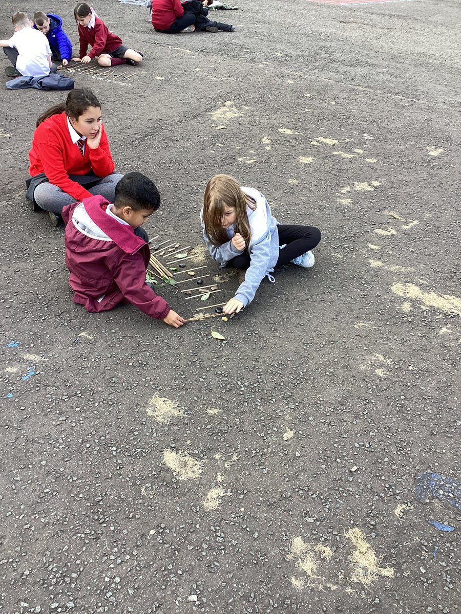 stserfs_6's tweet photo. P6 created patterns for their P1 buddies using outdoor materials. They helped and encouraged their P1 buddies to continue the pattern #mathsweekscotland https://t.co/wjgEK6Zyly