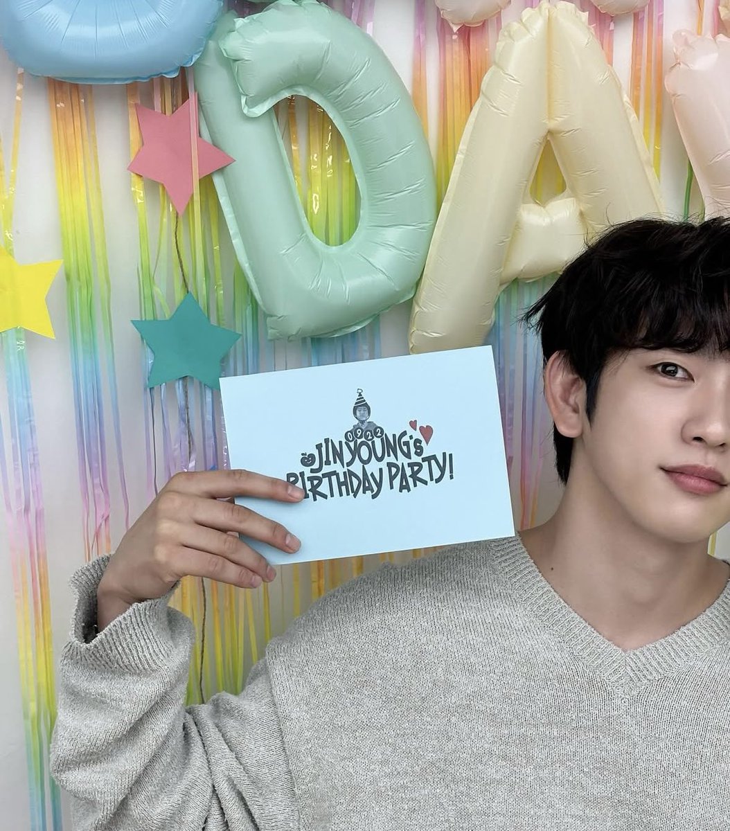Nnick_Jinyoung's tweet photo. เป็น 31 ปี ที่น่ารักที่สุดเลย 
มีความสุขมากๆ นะจินยอง รัก 💚

🍑 : ขอบคุณครับ

Happy 31st Birthday Park Jinyoung
#DiveInto31WithJinyoung https://t.co/WhLJVhsrBJ