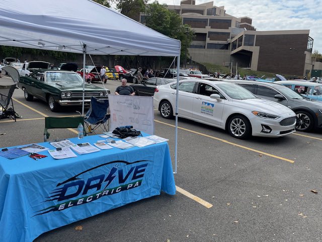 PghCleanCities's tweet image. Huge thanks to everyone who came out to Pistons in the Park Car Cruise this weekend! Shoutout to Duquesne Light Company for helping make it all possible. 🙌Drop your favorite photo or memory from the day in the comments, we’d love to see what made the event special for you!
#PRCC