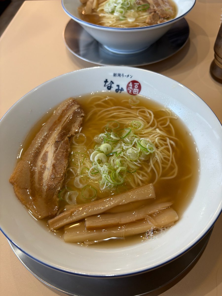 行ってきました。美味しかったです！店員さんめちゃめちゃ
いい人でしたわー 帽子とステッカー買ってきました

なみ福 浅草店