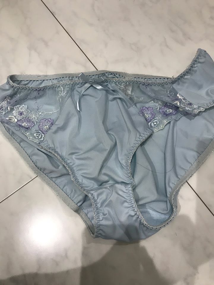 3241_the's tweet photo. 本日の嫁パン
匂いはキツい
うんこついてる？w

#人妻 #下着 #ブサイク #販売 #匂い https://t.co/f7NOVhCeVB