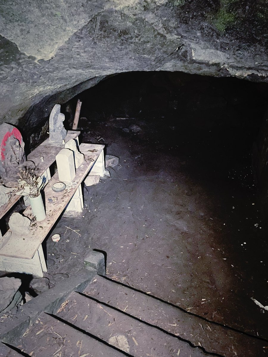 福岡心霊スポット”十三佛”
数々のYouTuberがここにいき
怪奇現象や呪われたなどの報告があり
かなり危険な場所と感じました！

#心霊スポット #心霊