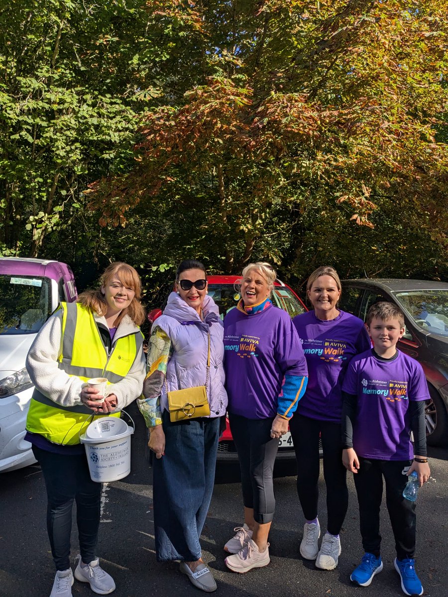 halo_care's tweet image. HaloCare team members Dorcas, Lauren, and Lorraine joined Jennifer Murnane O’Connor TD and Age Friendly Ambassador, Faith Amond in the @alzheimersocirl Memory Walk to support local day care &amp;amp; home services. A cause close to our hearts!  #MemoryWalk #AlzheimersAwareness