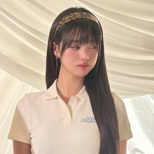 사실 연상 못잊어서 맨날천날 술마시는 연하랑 개 아련한 눈빛으로 연하쳐다보는 연상 관찰하던 주변인이(ex디언) 주변에서 부추겨서 연하가 취해서 자는척 하고 다 들었으면