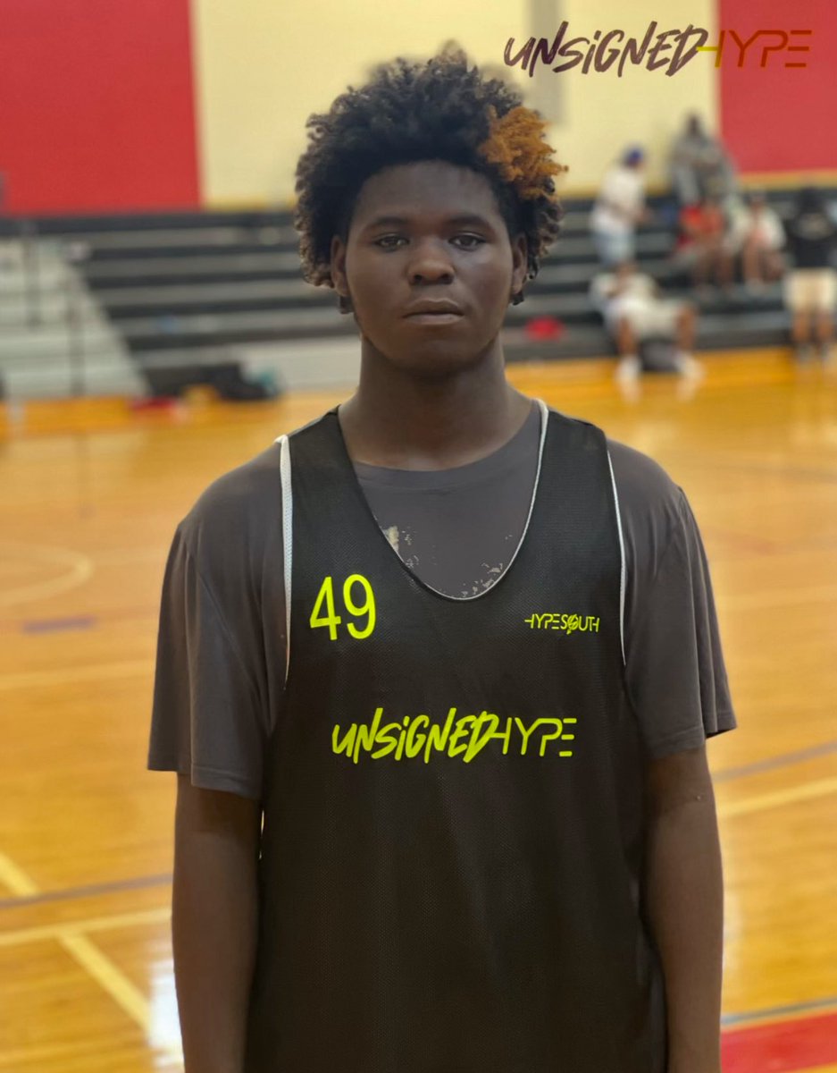 HypesouthMedia's tweet image. Kahlid Kelly has a ways to go in his development, but he provided maximum energy and effort which afforded his team multiple extra possessions. #UnsignedHype