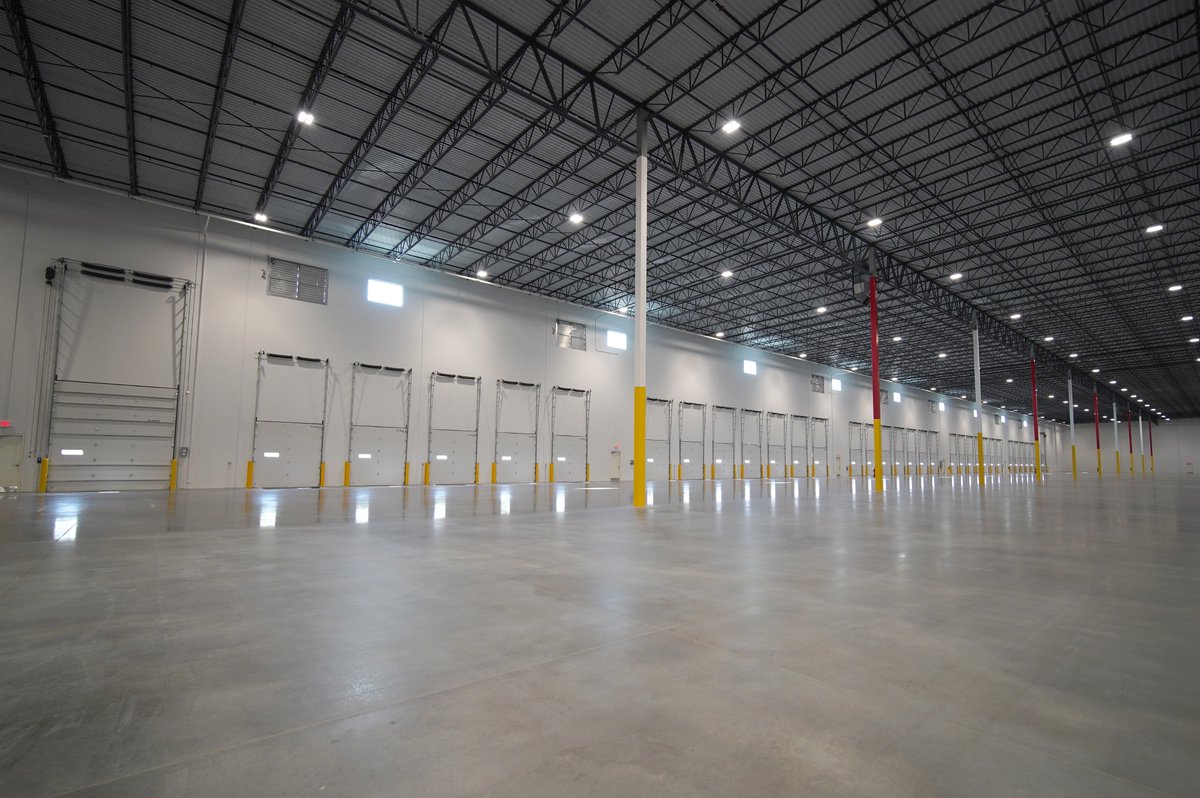 Our latest #Nashville development is now ready for business, as we just put the finishing touches on our 317,117-square-foot Class A facility in Mt. Juliet. 

Learn more at: firstindustrial.com/property-finde…

#IndustrialRealEstate #development