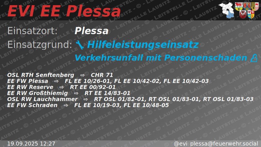 ReportLKEE's tweet photo. Ein Transporter war frontal gegen einen Baum geprallt. Dabei wurden drei Personen verletzt. Zwei der Verletzten mussten mit Hilfe des hydraulischen Rettungsgerätes befreit werden. Die #B169 zwischen #Plessa und #Lauchhammer war für mehrere Stunden gesperrt. https://t.co/C0fwip6DXG