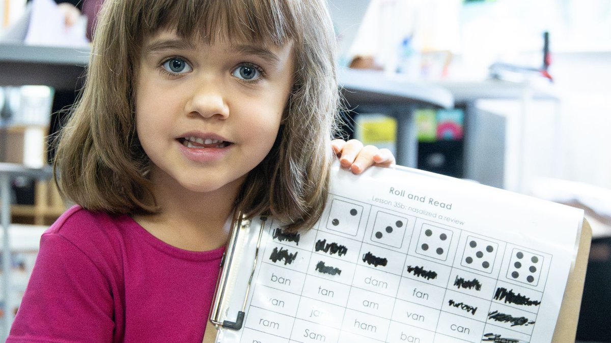 MinnehahaAcad's tweet image. What could be more quintessentially first grade than phonics ✏️, friends 🤝, and gap-toothed smiles 😁? These little learners are sounding it out, laughing it up, and making memories along the way. ❤️📚 

#MinnehahaAcademy #FirstGradeMagic #MyMinnehaha #Read