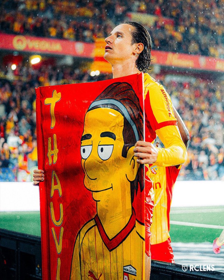 MercatoPlein's tweet image. 🚨💬 Florian Thauvin : « Les lillois ? Je leur 𝗯𝗮𝗶𝘀𝗲 𝗹𝗲𝘂𝗿𝘀 𝗴𝗿𝗼𝘀𝘀𝗲𝘀 𝗱𝗮𝗿𝗼𝗻𝗻𝗲𝘀. »

😳😳

(🎙️ Kad Merad)

#thauvin #RCLLOSC #rclens