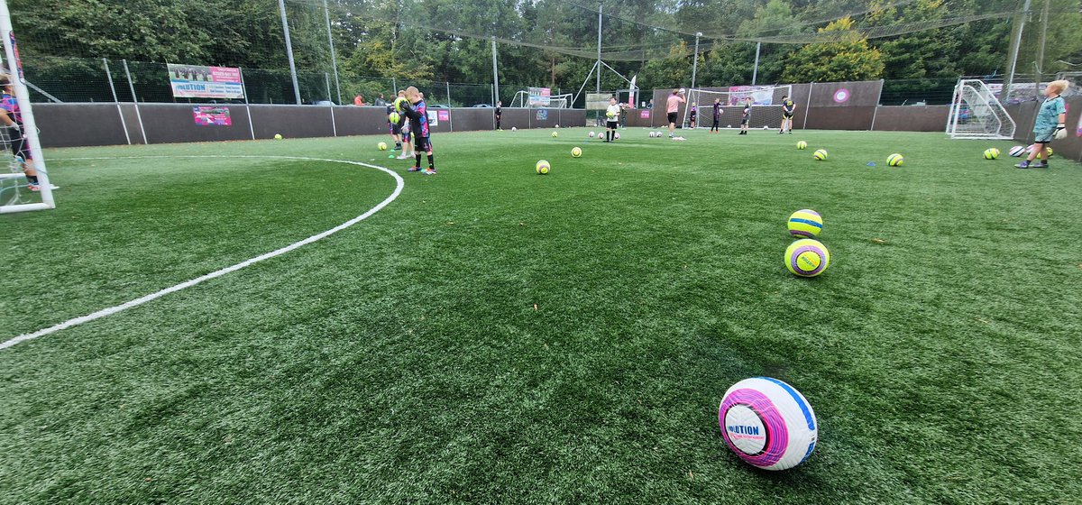 Friday nights at Pro Soccer Rouken Glen. 
1800-1900 (younger goalies) &amp; 1900-2000 (older goalies)

Open to all and all abilities 

Also, group sessions on Sunday, if interested get in touch.