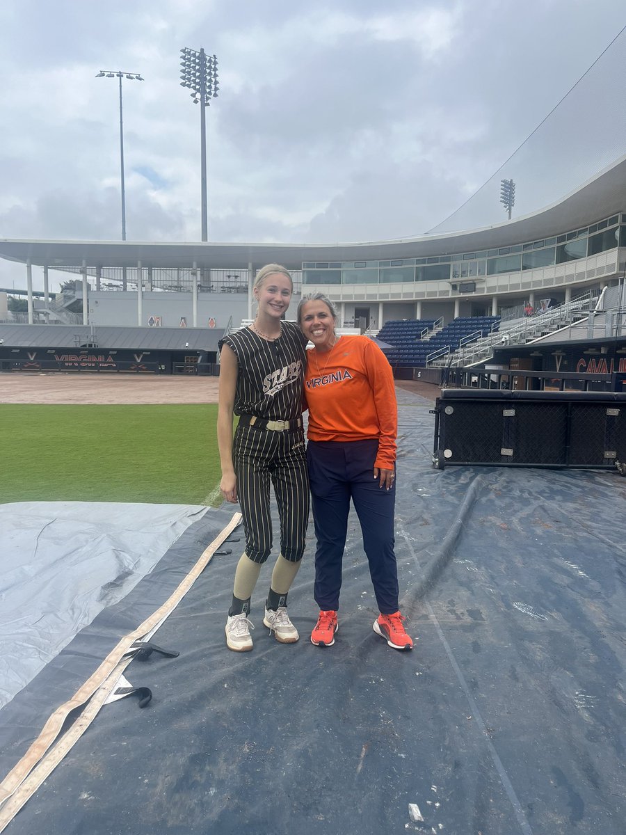 BrookeBlack_22's tweet image. Had fun at the @UVASoftball team camp with my @StarzGold_16u teammates, rain cut us short but we had a blast! Thank you coaches! @Coach_Jo4444 @CoachTylka @JamieAllred24 @catyreeves @coachdeedeeh @StarzGold_16u @CoachBrandon24