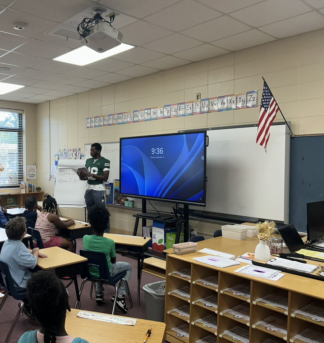 Some of our football players took a trip to Harper Elementary this morning to read to students for Georgia Reads!