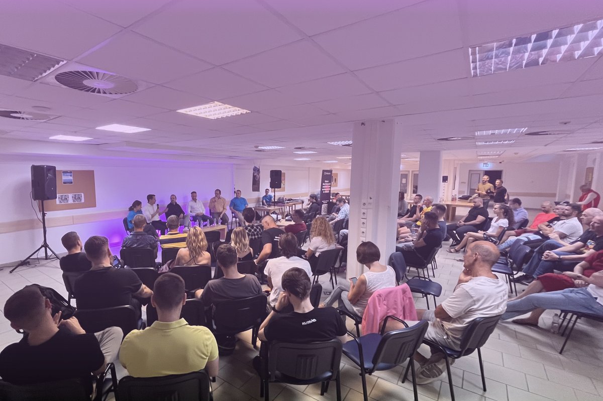 PolkadotHungary's tweet photo. 🌐✨Last weekend, PolkadotDay hit new heights at @BudBlockWeek! We showcased @Polkadot DeFi, @AcademyPolkadot, Road to @Polkadotsub0, by @ayomide_bajo; @integri_t_e_e &amp; many more! 🚀

Big thanks to @PolkadotEB, @uni_obuda for venue &amp; @OneKeyHQ for hardware wallet swags! 🔐🙌 https://t.co/NgshDEucYj