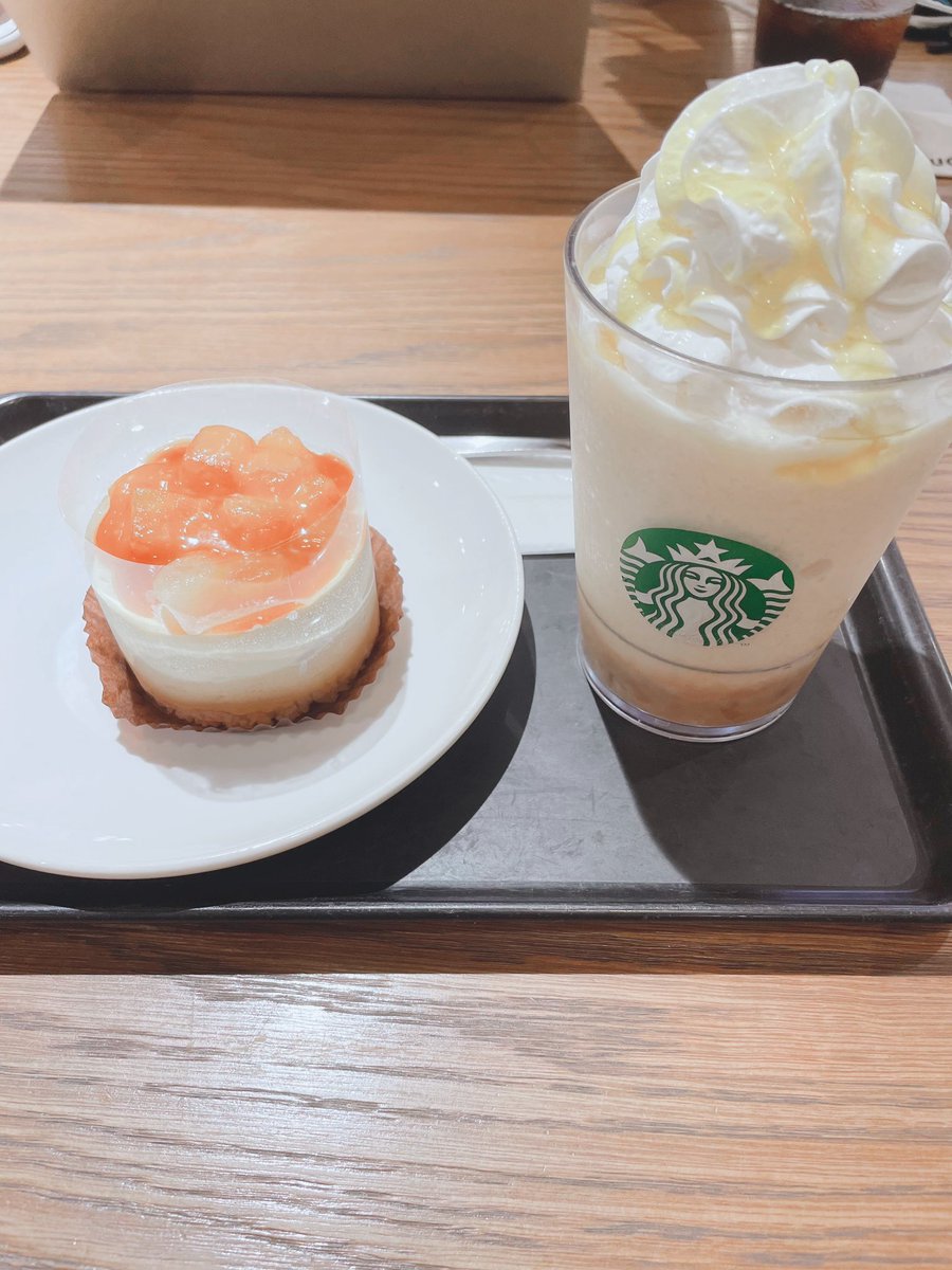 今日はリピさんとスタバデートして来ました〜☕️
ハプバーでこんな事あってな〜、こんな事してな〜、こんな人がおってな〜ってスタバでハプバーの事喋り過ぎました！🤣
まぁ周りみんなイヤホンしてたし大丈夫か！笑
お洒落さんはもうみんな秋服着てるな〜🍂