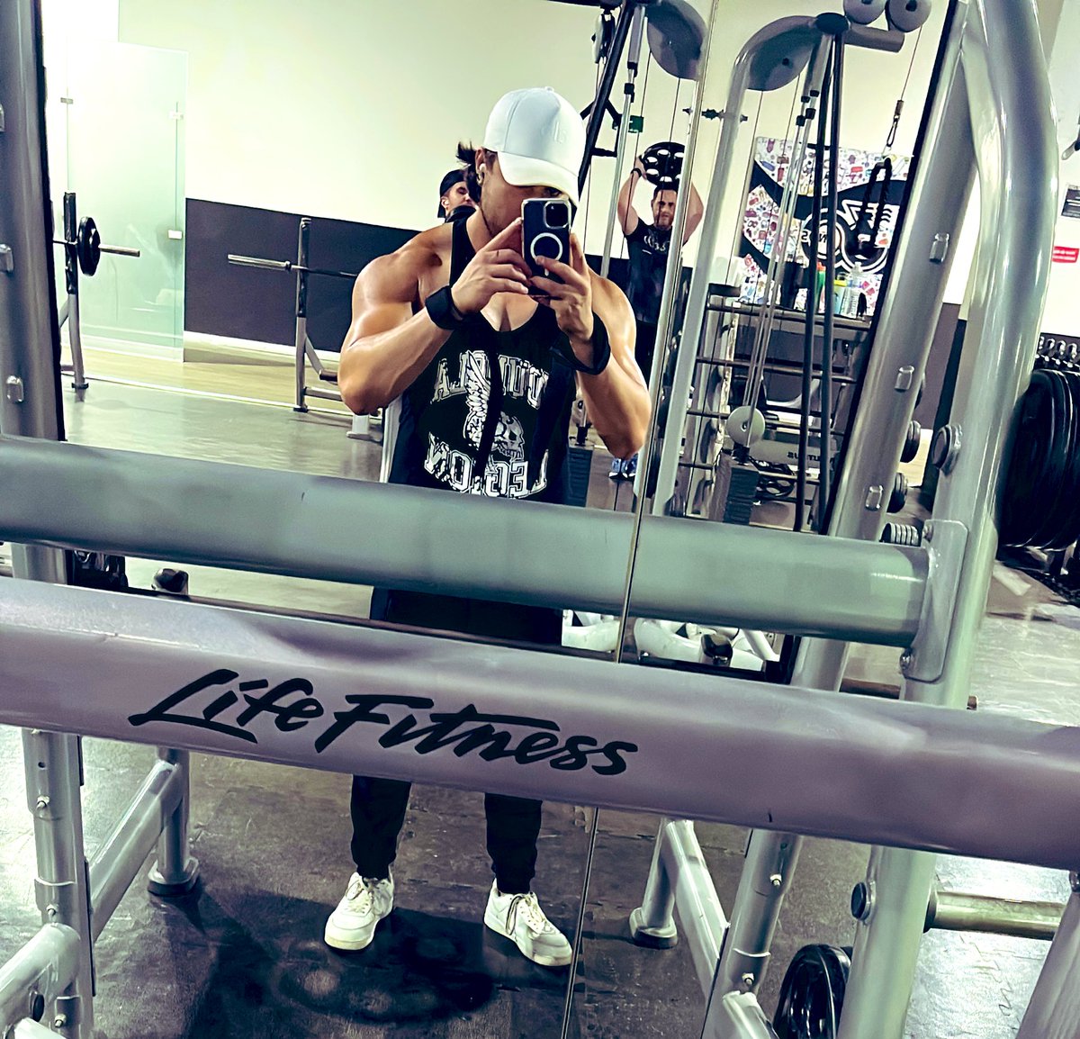 El mejor regalo a mi cuerpo es entrenarlo y mantenerlo en la mejor forma posible. Hoy no quería venir, pero también se entrenó la mente, por qué eso la disciplina, hacer lo que tengas que hacer, aunque no quieras. Bienvenidos mis 36 años de aventura.