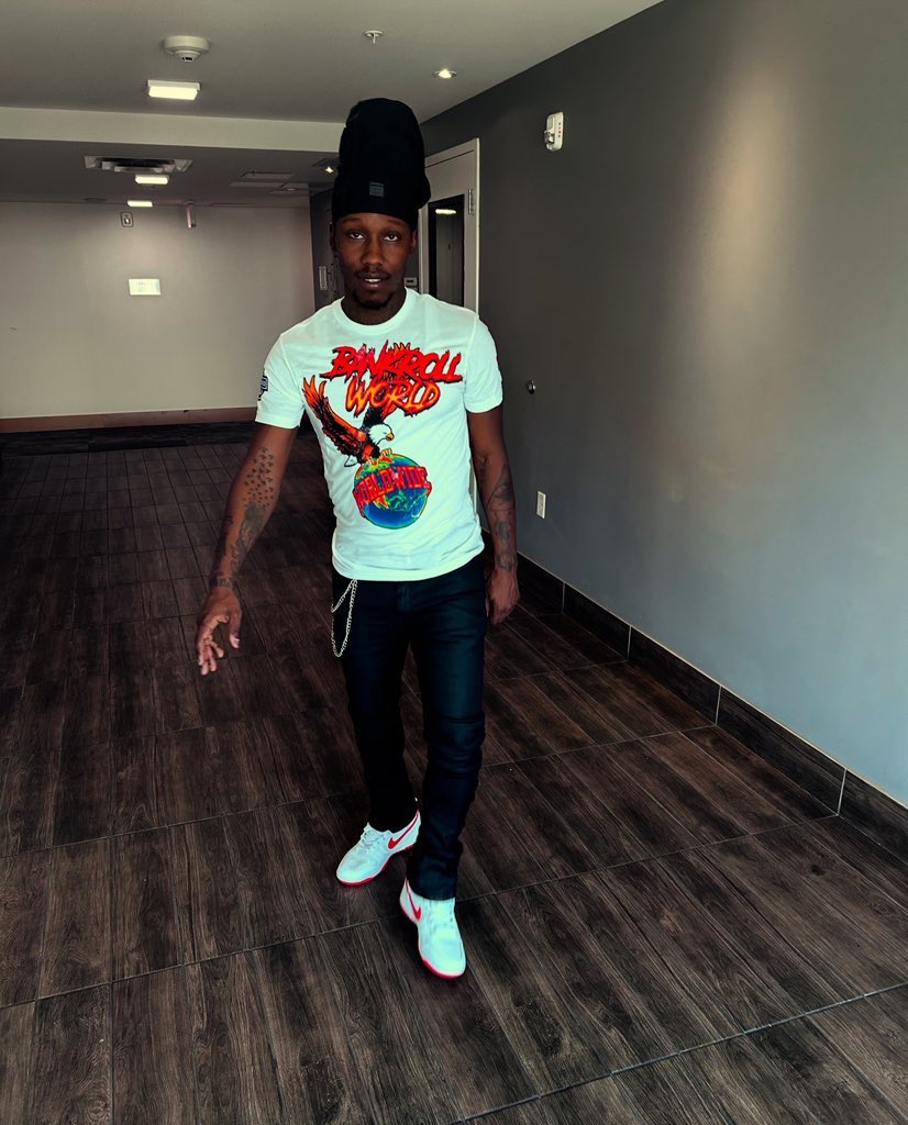 BankRollRayRay's tweet image. Hey X, i been dropping clothes this summer 

BankRoll World Clothing on all platforms ‼️