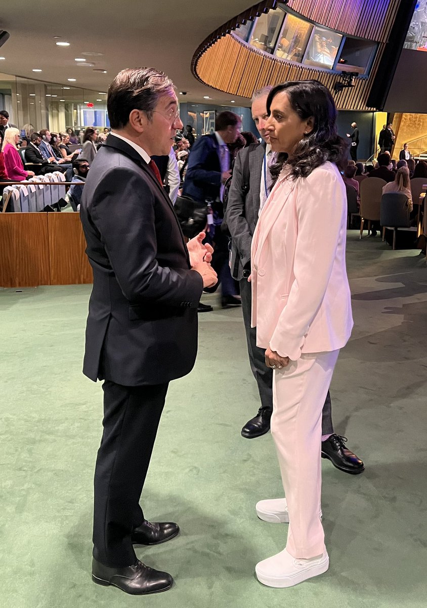 He felicitado a mi homóloga de Canadá <a href="/AnitaAnandMP/">Anita Anand</a> por el reconocimiento del Estado de Palestina ayer. Unimos fuerzas por la solución de dos Estados y el fin de la violencia extrema.

También abordamos la seguridad euroatlántica en <a href="/NATO/">NATO</a> y la situación en Haití.