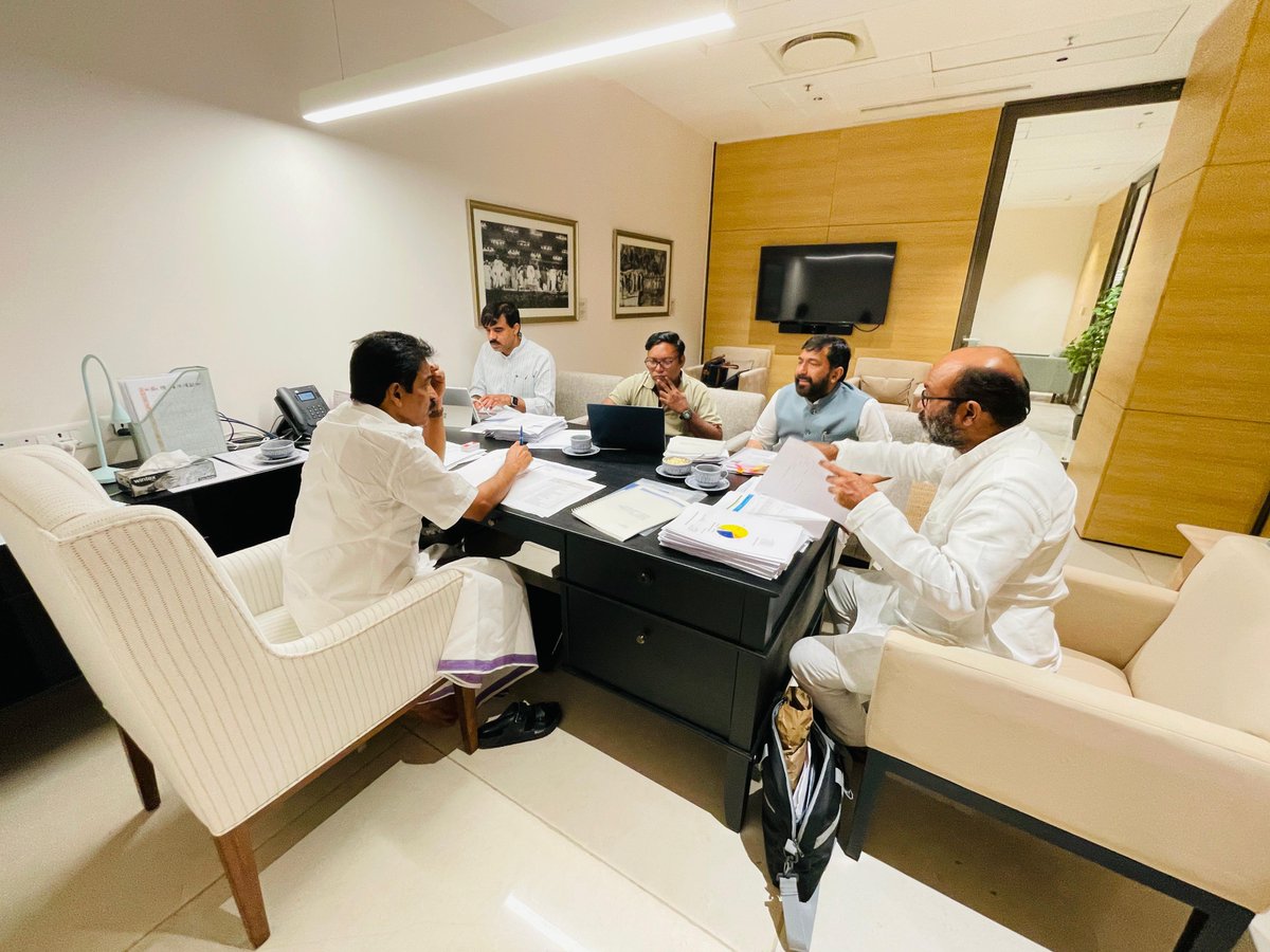 kcvenugopalmp's tweet photo. Today, held one-on-one review meetings with AICC observers deputed to Odisha as part of the Sangathan Srijan Abhiyan, at Indira Bhavan.

These discussions were based on the comprehensive reports they’ve prepared after extensive field visits along with PCC observers, and discussions with party functionaries and social groups for their respective districts. 

These reports contain in-depth analyses of the socio-political landscape and ongoing dynamics, which aid in the selection process of DCC Presidents.