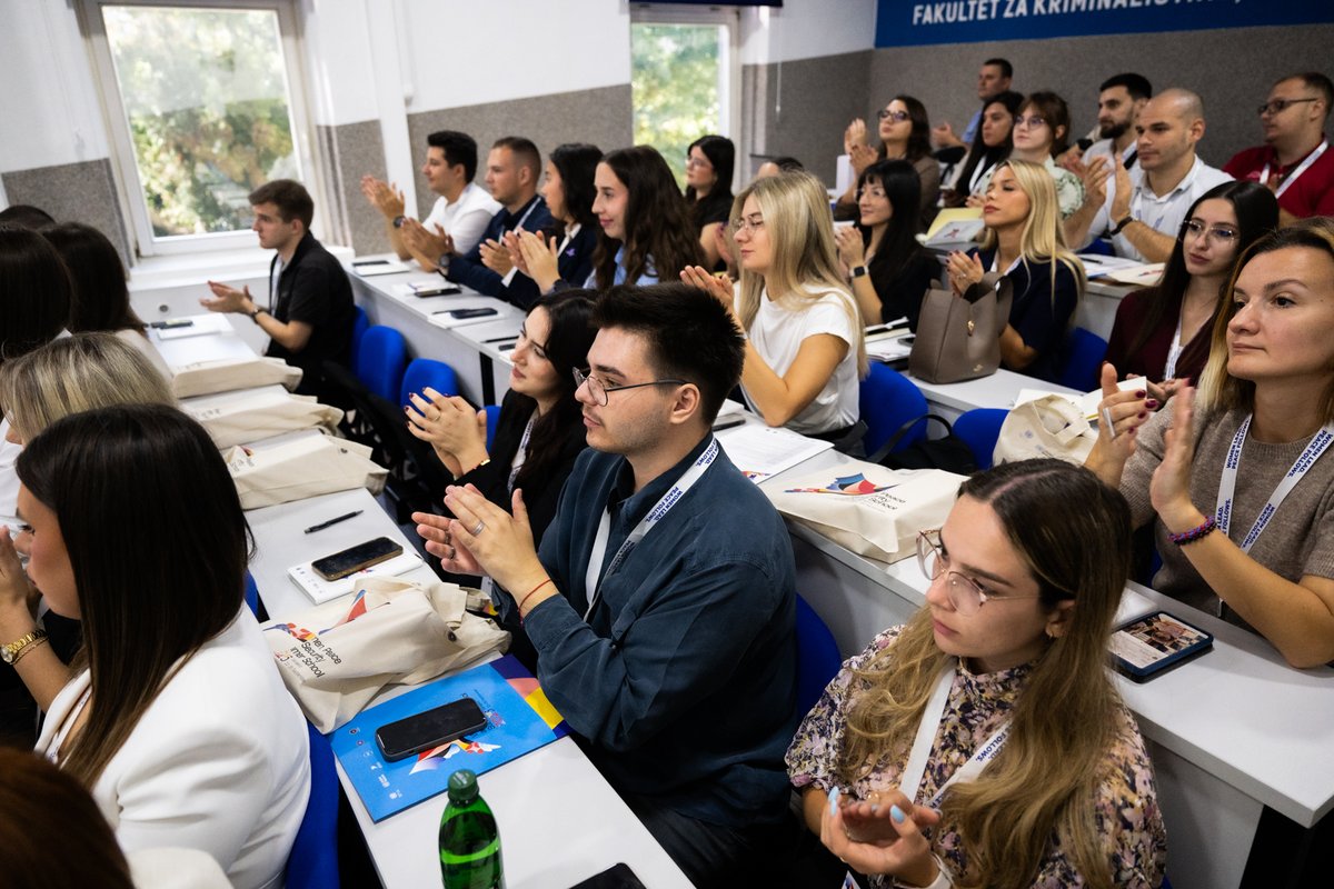 UN_BiH's tweet photo. 🕊️ #WPSSummerSchool2025 is 🔛

For 5 days, 50 young leaders from 11 countries will learn from 19 lecturers from 🇧🇦 &amp; 🌍.

Organized by the Univ. of Sarajevo’s Faculty of Criminal Justice &amp; Security Studies 🤝 @UNPeacebuilding’s #WomenLeadBiH &amp; #Y4IET — fostering inclusive peace! https://t.co/WprgQcxOtn