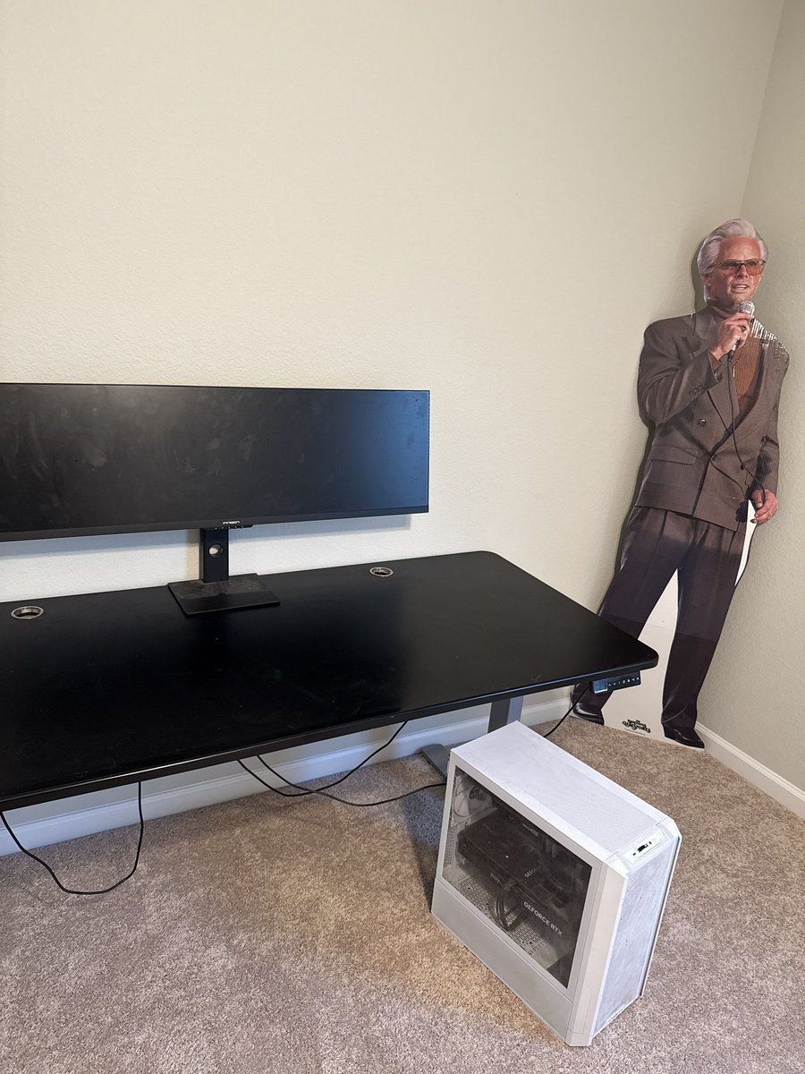 DeveloperDalex's tweet image. Painful part of moving… unpacking everything 😞