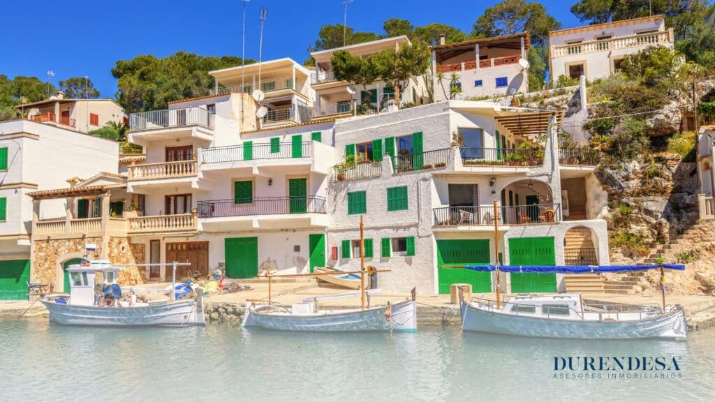 Las licencias turísticas en Mallorca marcan hoy el debate sobre vivienda y mercado inmobiliario en las Islas Baleares. Analizamos la evolución normativa, los retos para propietarios e inversores y su impacto en el sector.
👉 blog.durendesa.com/2025/09/22/lic…