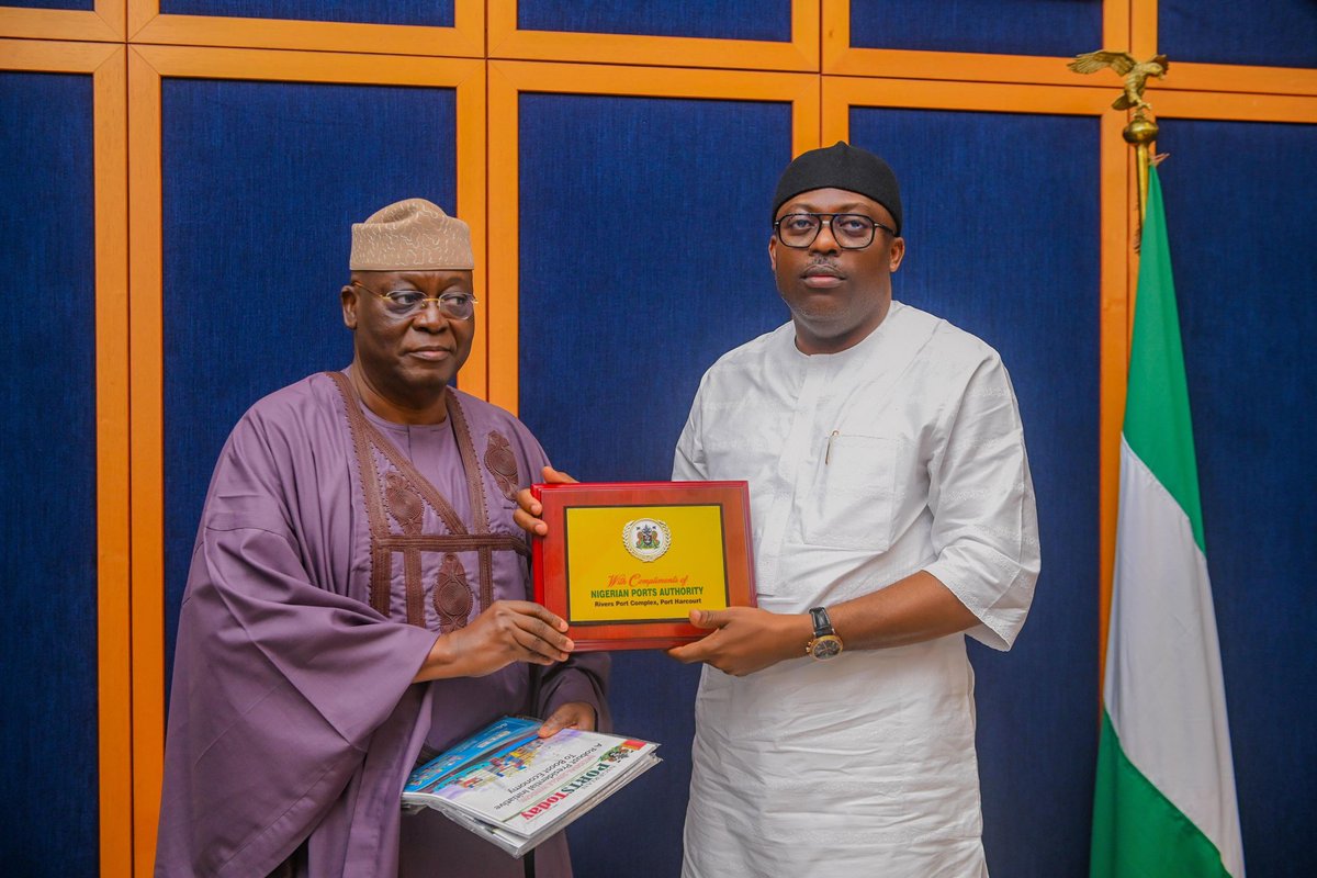 Today, I hosted members of the Nigerian Ports Authority Board and Management on a courtesy visit. 

I  urged the NPA team to optimise the Port Harcourt and Onne Ports to create more jobs, increase economic activity and strengthen Rivers State’s position in Nigeria’s ease of doing