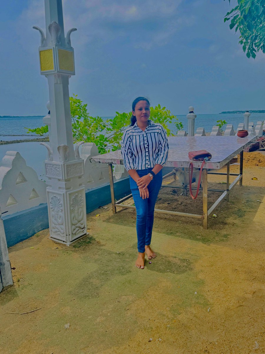 ලස්සන හිතක් කියන්නේ මනුස්සයෙක්ට තියෙන ආභරණයක් 🤎🫰✨