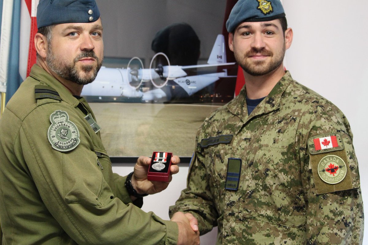 27 CAF members just received a notable honour: they are the first to receive Special Service Medals (SSM) that bear the Royal Cypher of The King.
 
The SSM had borne the Royal Cypher of its creator, Queen Elizabeth II, since its inception.
 
Learn more: canada.ca/en/department-…