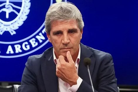 🚨 TOTO CAPUTO SE VA DEL MINISTERIO DE ECONOMÍA

El Ministro Luis ‘Toto’ Caputo salió del edificio del Ministerio de Economía rumbo a su casa, para almorzar y festejar el anuncio de EEUU de apoyo a Argentina. 👏 🇦🇷