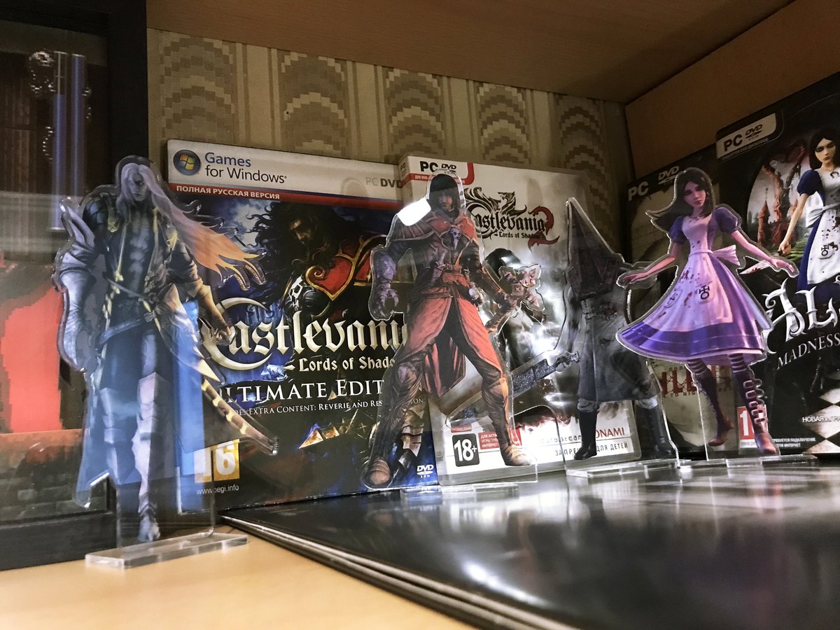 My fandom shelf 🦇❤️
#Castlevania #LordsofShadow #Alucard