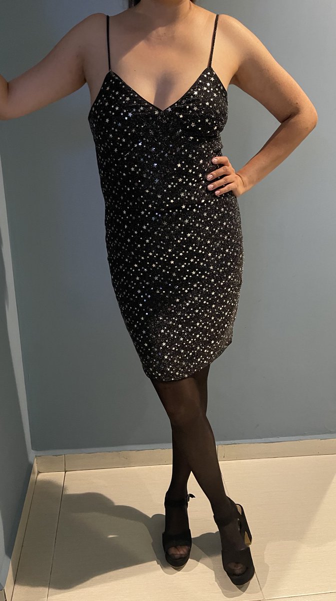 Buenos días! Qué vestido prefieren? El single con el que nos vimos prefirió de el de brillos #lunesdemorboyprovocación #lunesdeseducción #Lunes #Negro