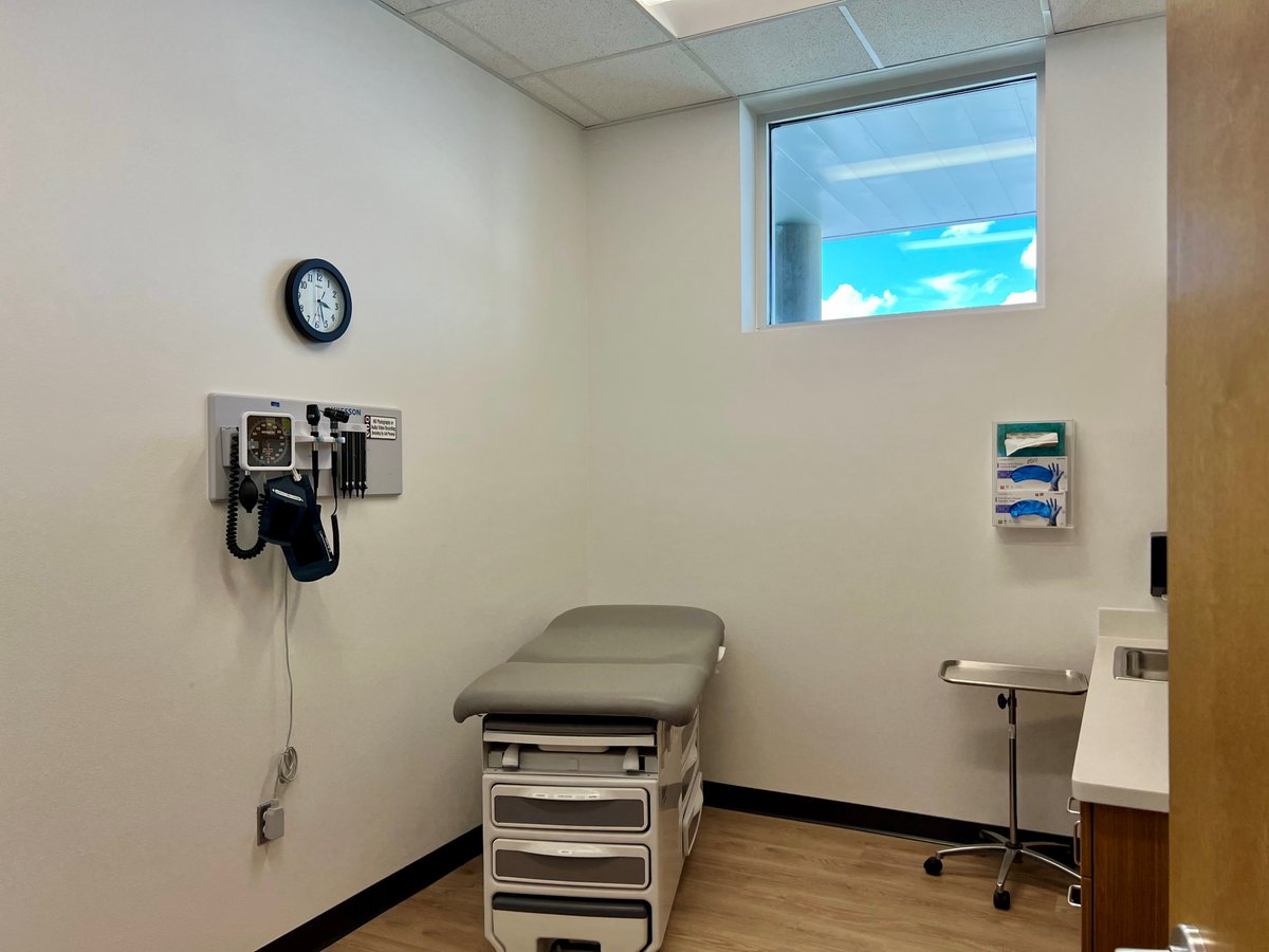 LoneStarCares's tweet photo. 🍂 Fall is here, and your care team at LSCC – Georgetown ISD Health &amp; Wellness Center is here to help you stay healthy. We welcome @GeorgetownISD  students, staff, and their immediate families for services including immunizations &amp; wellness checks.📲Call 512-688-6250 to schedule. https://t.co/1fR4msiBPe