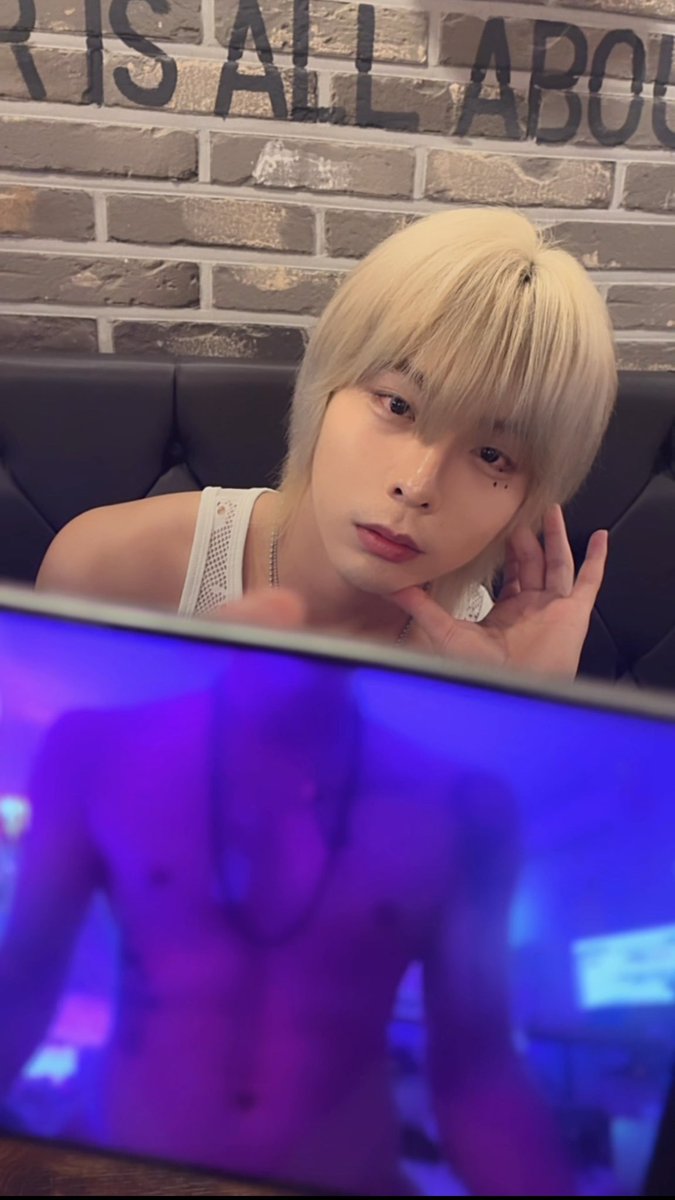 나 먹으며 술 보기 
#맘눌뎀 #트친소