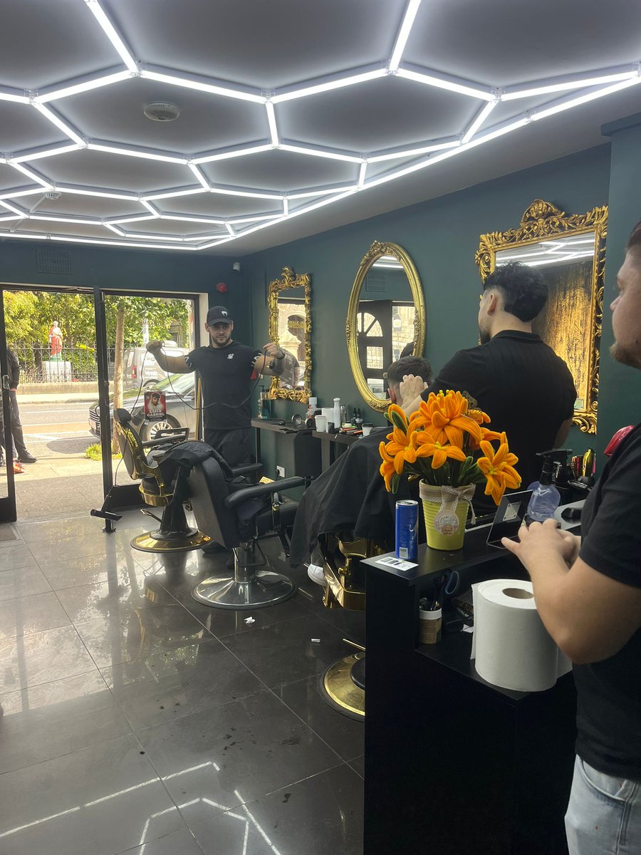 IeVending's tweet image. Another Red Bull countertop vending machine installed ✂️⚡️
Last week we added a new one in a very busy barbershop, as we continue the nationwide rollout of our vending solutions. 🚀🥤

#RedBull #VendingSolutions #BarbershopLife #EnergyOnTheGo #VendingMachinesIE #NationwideRollout