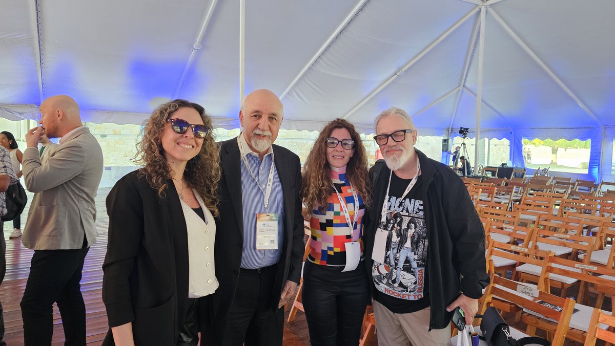 relaffitte's tweet photo. Gracias Mariana Rodríguez Zani e Ivanna Taraman, del @ConvergenciaGrp, por la invitación a participar con @RubenCaramutti en el Conversatorio hacia el futuro: IA, mitos y verdades, de la 18ª edición de #REDGOB, junto a más de 500 profesionales y expertos, y 50 oradores.
#RedGob2025 #GobiernoDigital #InnovaciónPública